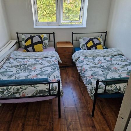 Twin Bed For Guests Διαμέρισμα Λονδίνο Εξωτερικό φωτογραφία