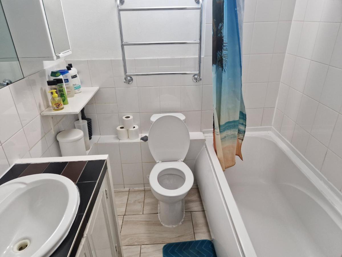 Twin Bed For Guests Διαμέρισμα Λονδίνο Εξωτερικό φωτογραφία