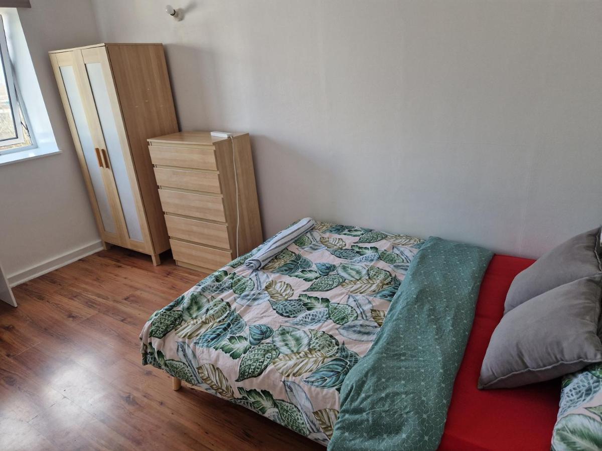 Twin Bed For Guests Διαμέρισμα Λονδίνο Εξωτερικό φωτογραφία